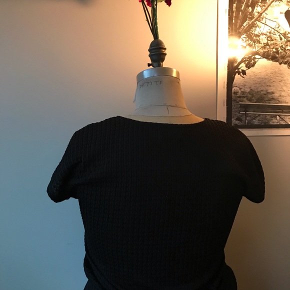 Black Chevrolet Top - Picture 6 of 6